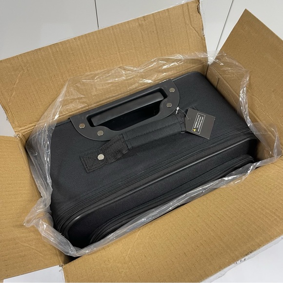 ✈️SOLD NIB 3 PC SPINNER TRAVEL LUGGAGE SET - Picture 14 of 14